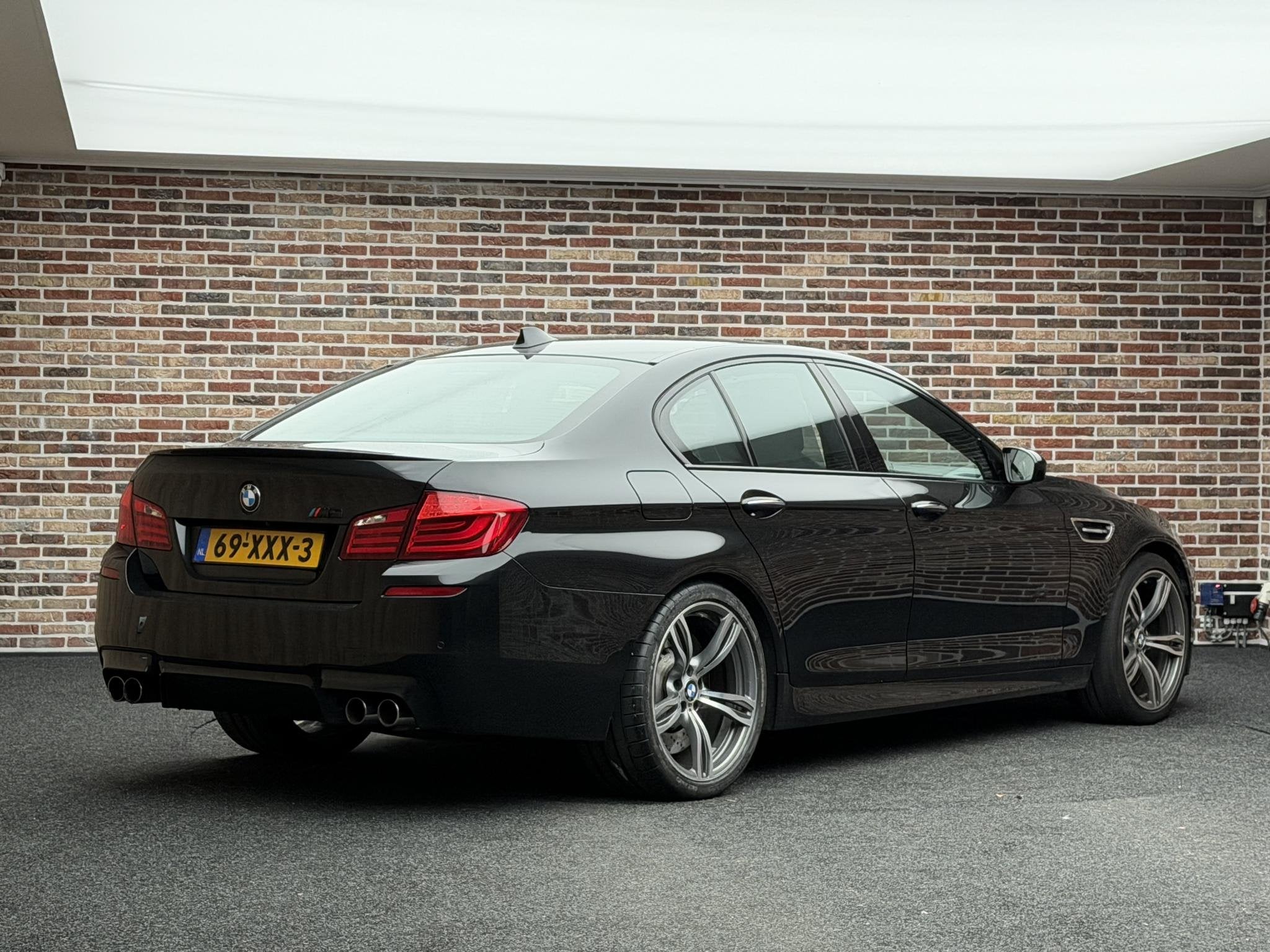BMW 5-serie M5 DAK HEADUP MEMORY BLINDSPOT CAMERA, Automaat, Euro 5, Achterwielaandrijving, Gebruikt