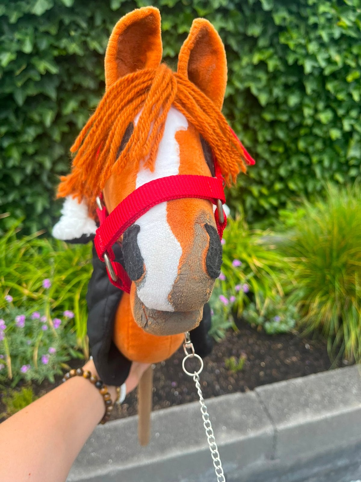 Schattige en mooie vos hobby horse met veel accessoires!, Dieren en Toebehoren, Ophalen of Verzenden, Zo goed als nieuw, Springen