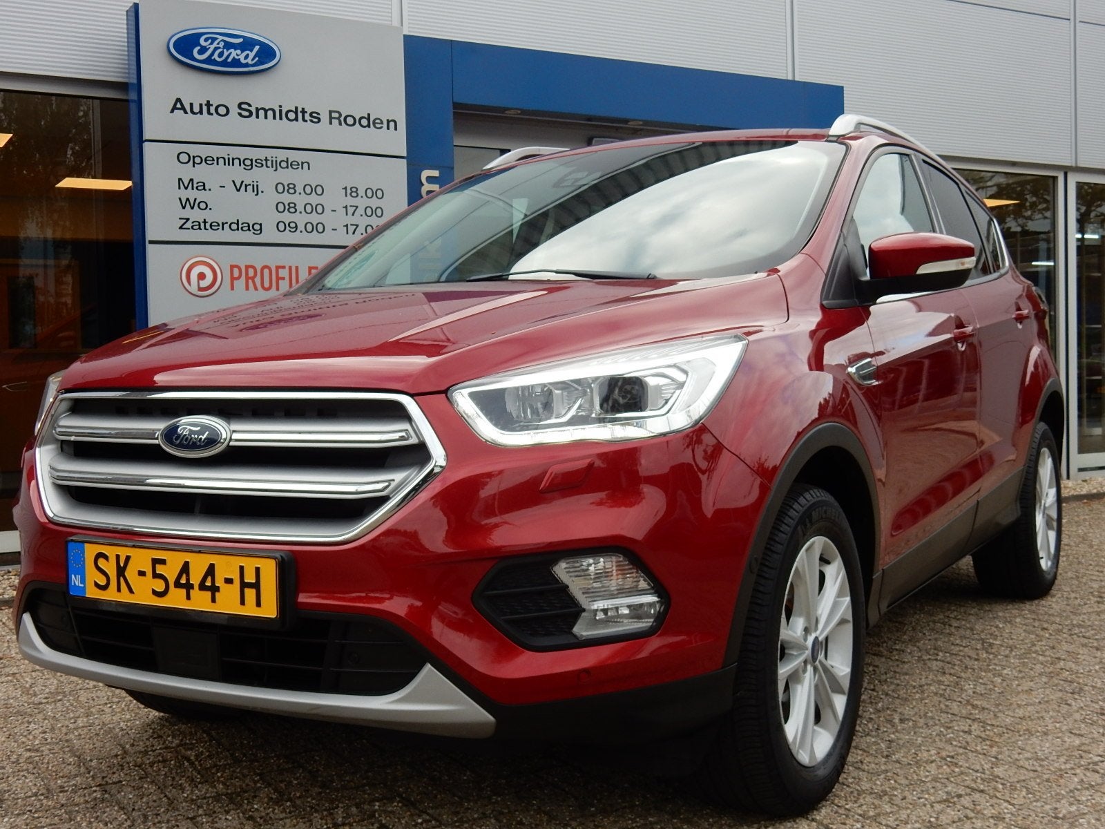 Ford Kuga 150PK EcoBoost Titanium | Xenon | Trekhaak 2.000KG, 4 cilinders, Leder en Stof, Origineel Nederlands, Bedrijf