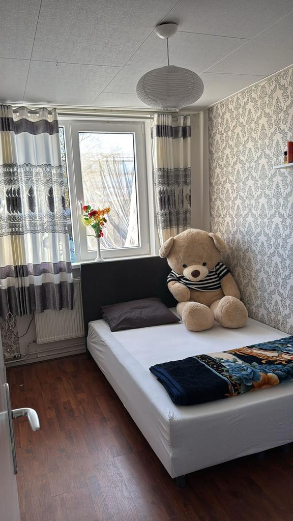 Schoon nieuw uitschuifbed – voor 1 of 2 personen