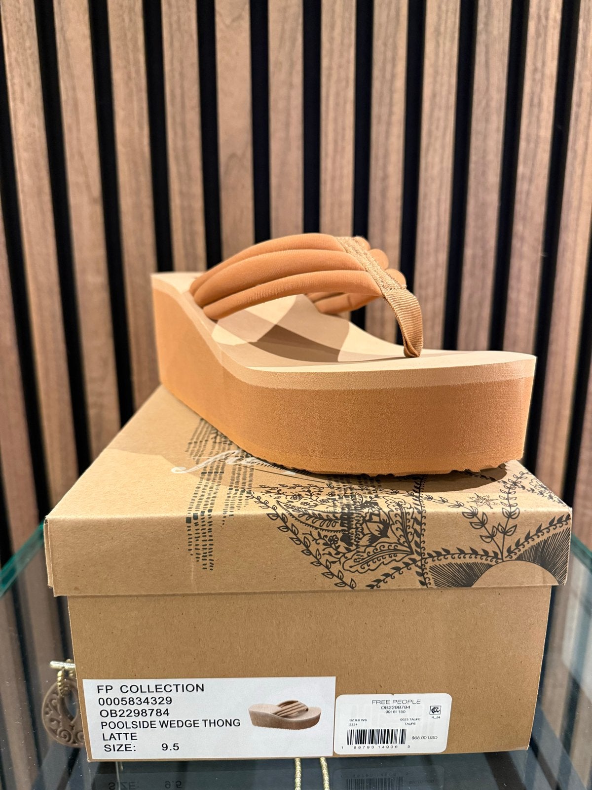 Free People Poolside Wedge Thong Slippers Maat 9.5, Ophalen of Verzenden, Nieuw, Beige, Slippers