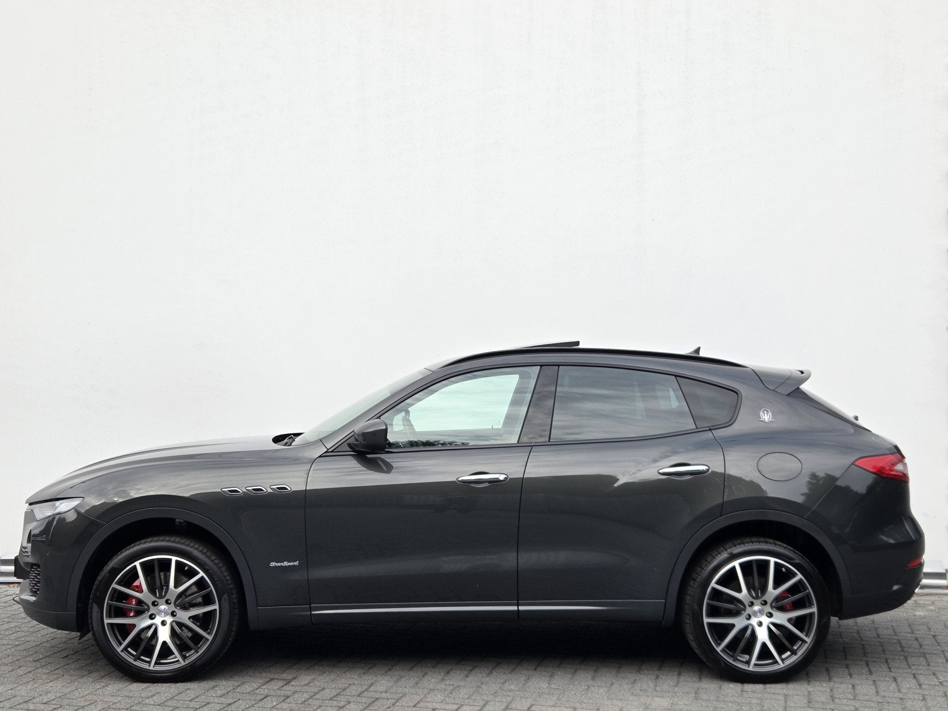 Maserati Levante 3.0 V6 SQ4 AWD GranLusso "Verde Ossido" Pan, 430 pk, Gebruikt, Euro 6, 138 €/maand