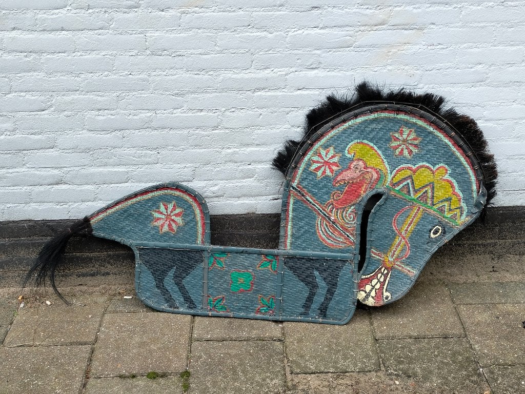 kuda kepang., Antiek en Kunst, Kunst | Niet-Westerse kunst, Wanddecoratie, Indonesië, Natuurlijk materiaal, Meerkleurig, Ophalen