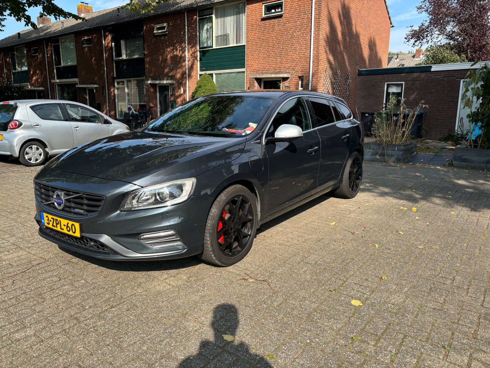 Volvo V60 D6 Plug-in Hybrid | Automaat | Leder, Auto's, Automaat, Zwart, 1850 kg, Vierwielaandrijving