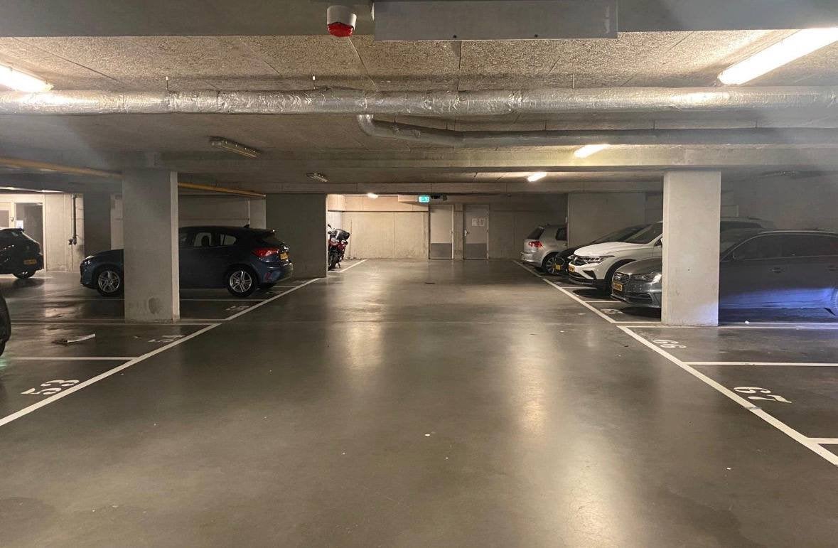 Parkeervak te huur, Huizen en Kamers, Amsterdam