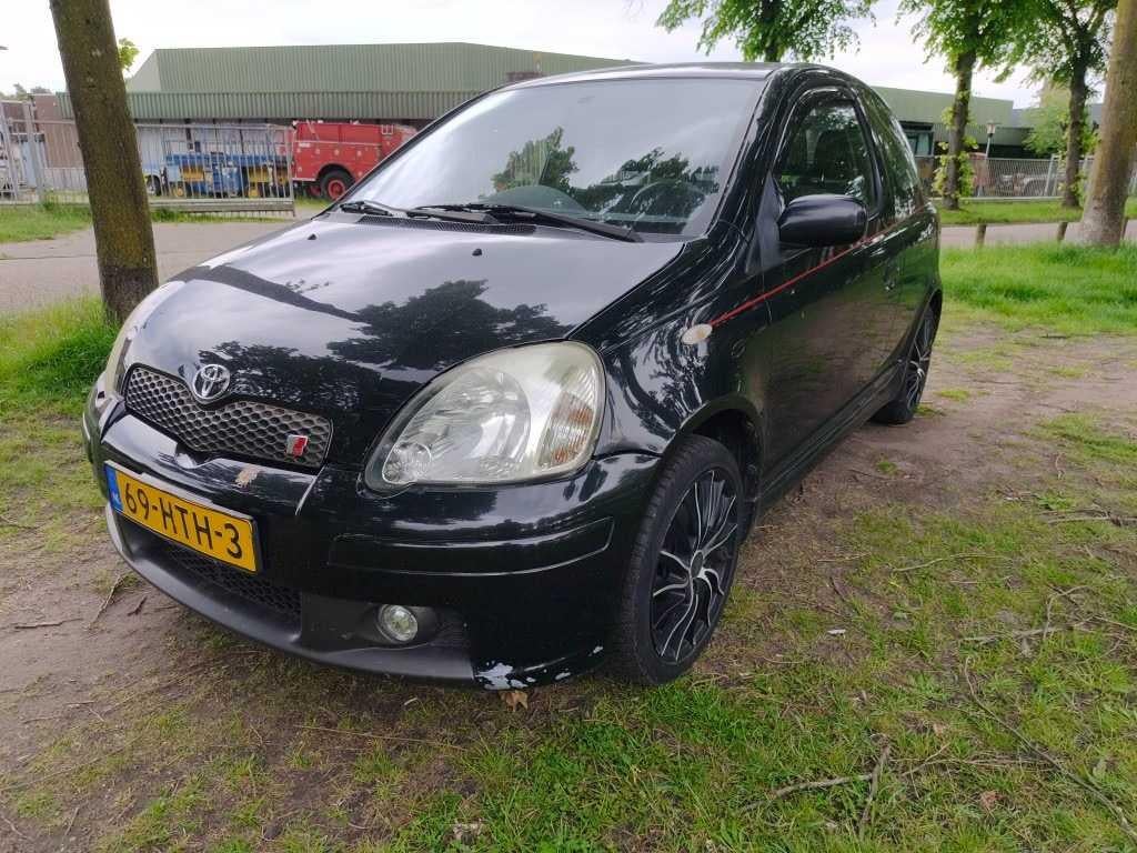Toyota - 2003 - Yaris - 1.5 VVT-i T-Sport -69-HTH-3, Gebruikt, 31 €/maand, 400 kg, Zwart