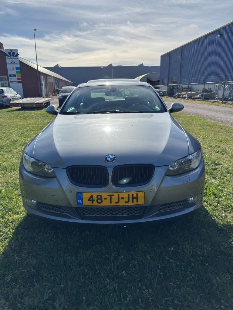 BMW 3-Serie 3.0 I 335 Coupe AUT 2006 Grijs, Automaat, Euro 5, Achterwielaandrijving, Zwart