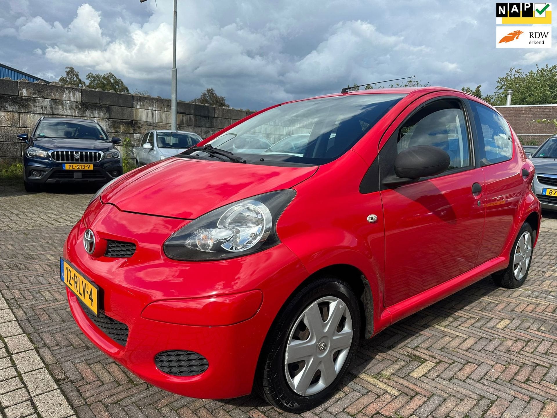 Toyota Aygo 1.0-12V 5 DRS AIRCO/ EERSTE EIGENAAR/ NETTE AUTO, Voorwielaandrijving, Euro 5, Gebruikt, Zwart