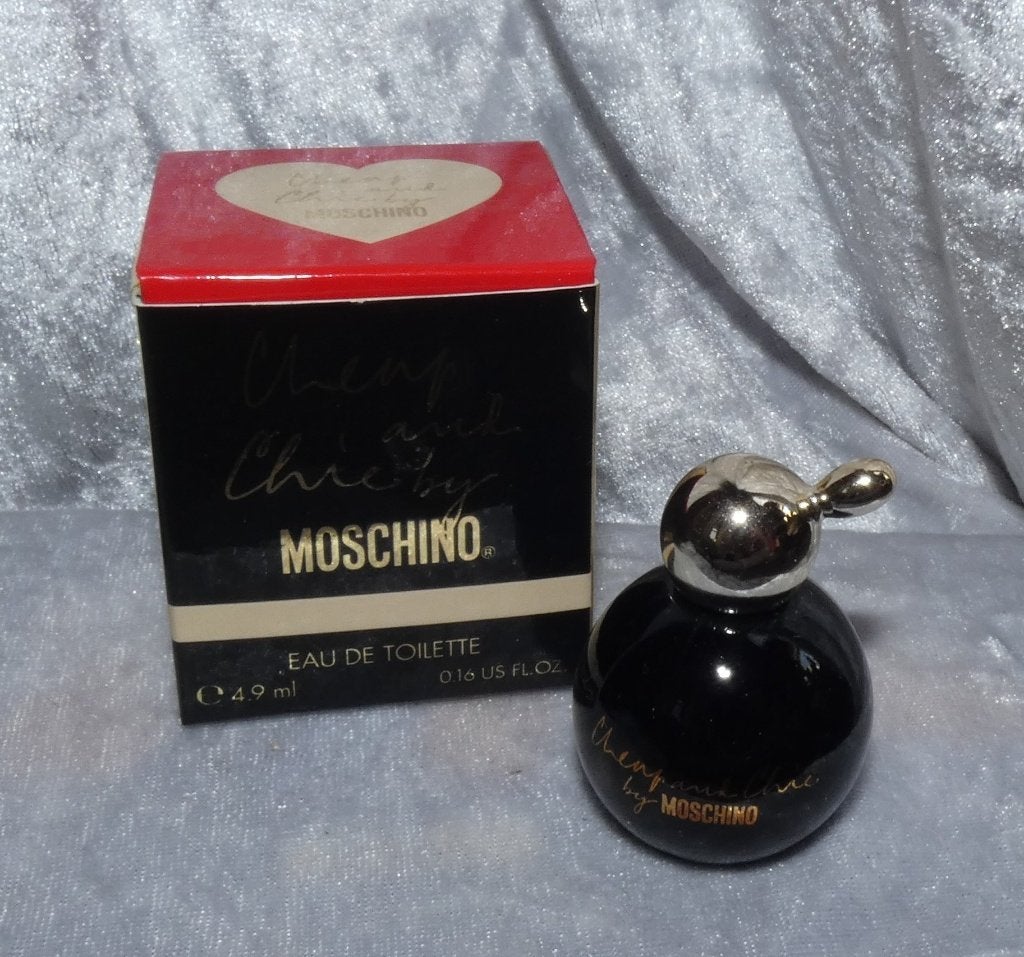 Volle parfum mini Moschino Cheap and chic + Doosje, Ophalen of Verzenden, Zo goed als nieuw, Miniatuur, Gevuld
