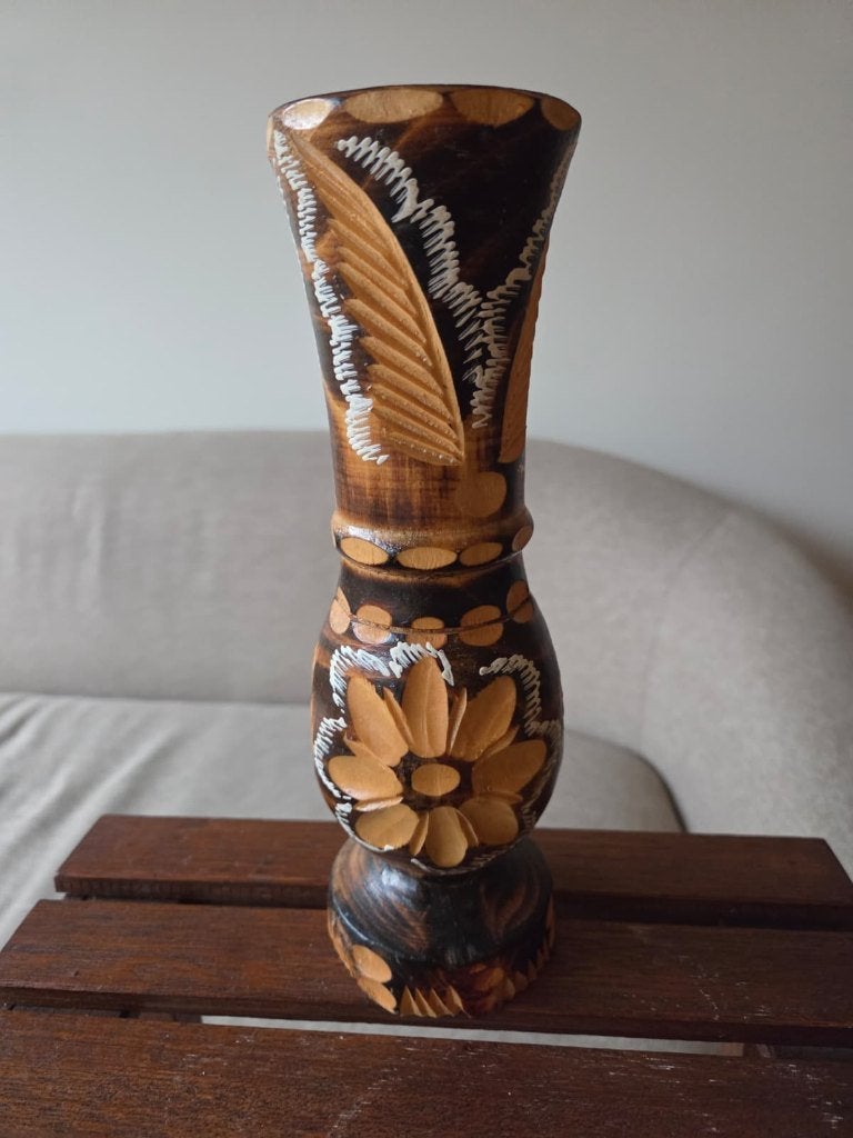 Vintage houten vaas met uitgesneden bloemversiering, Antiek en Kunst, Ophalen of Verzenden