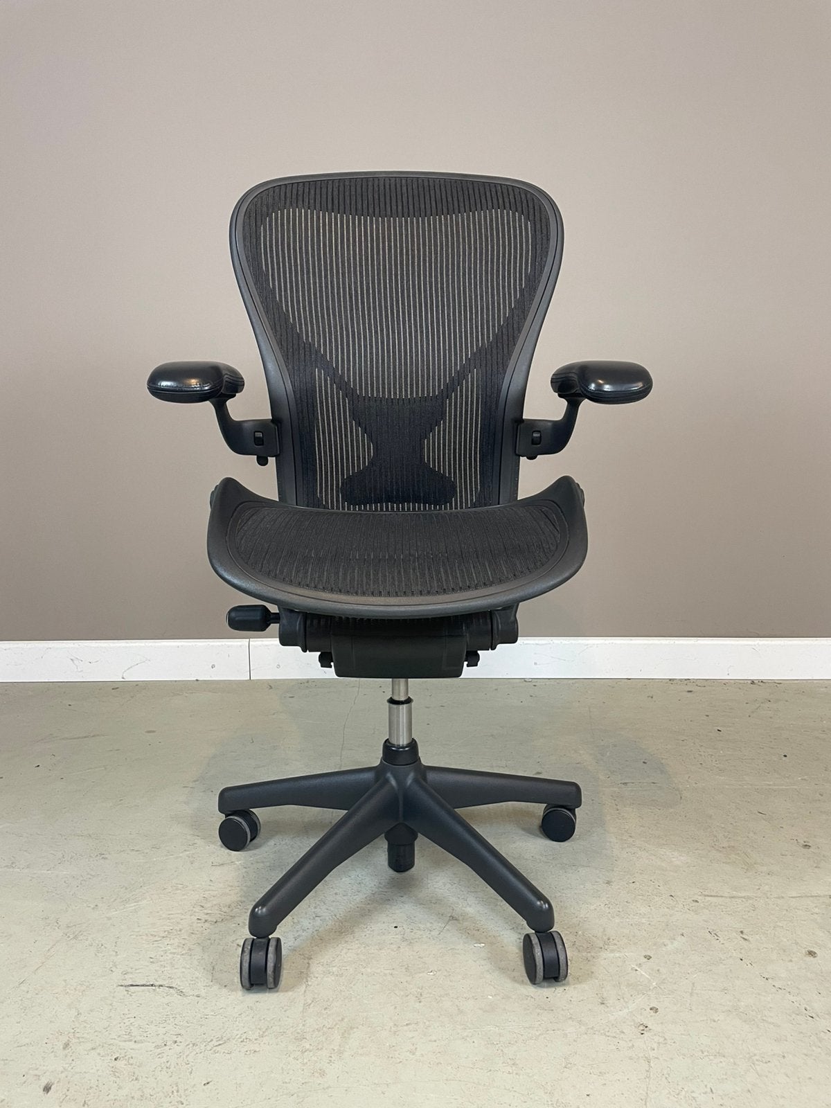 Herman Miller Aeron C Classic + posture fit refurbished ZGAN, Ophalen, Ergonomisch, Zo goed als nieuw, Bureaustoel