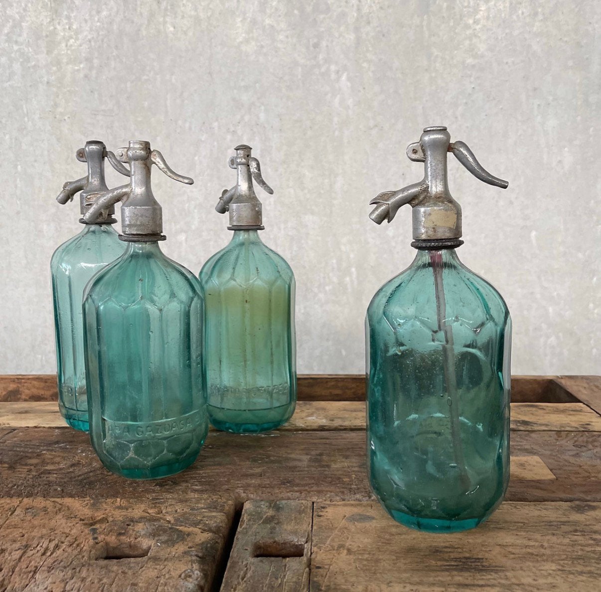 Antikeke spuitfles, vintage spuitflessen, oude fles, glas, Ophalen