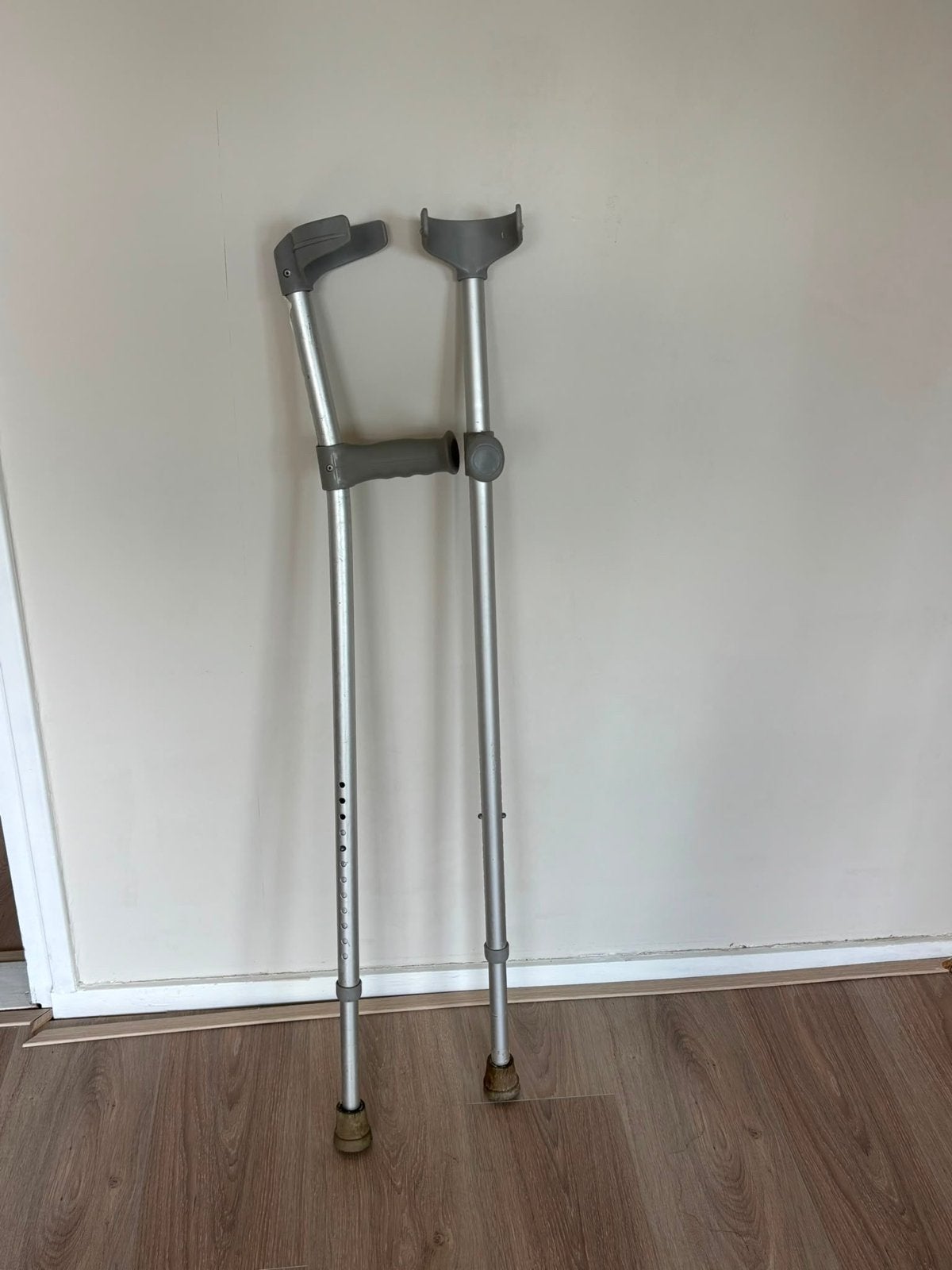 Krukken in prima staat., Ophalen, Gebruikt