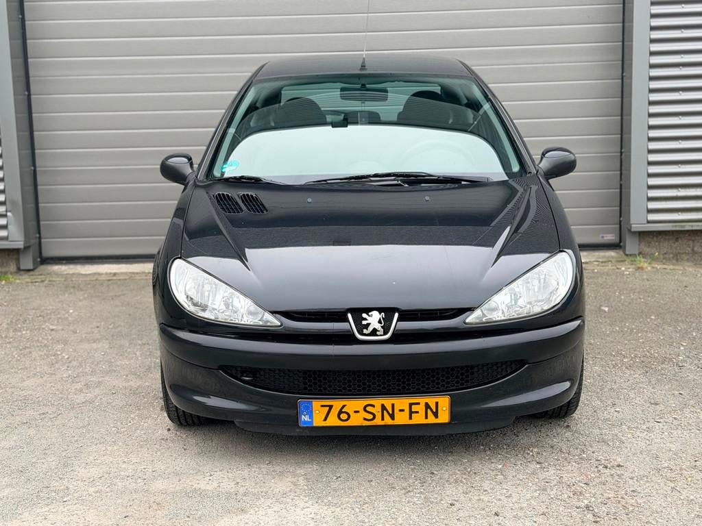 Peugeot 206 1.4 One-line, Voorwielaandrijving, 31 €/maand, 4 cilinders, Zwart