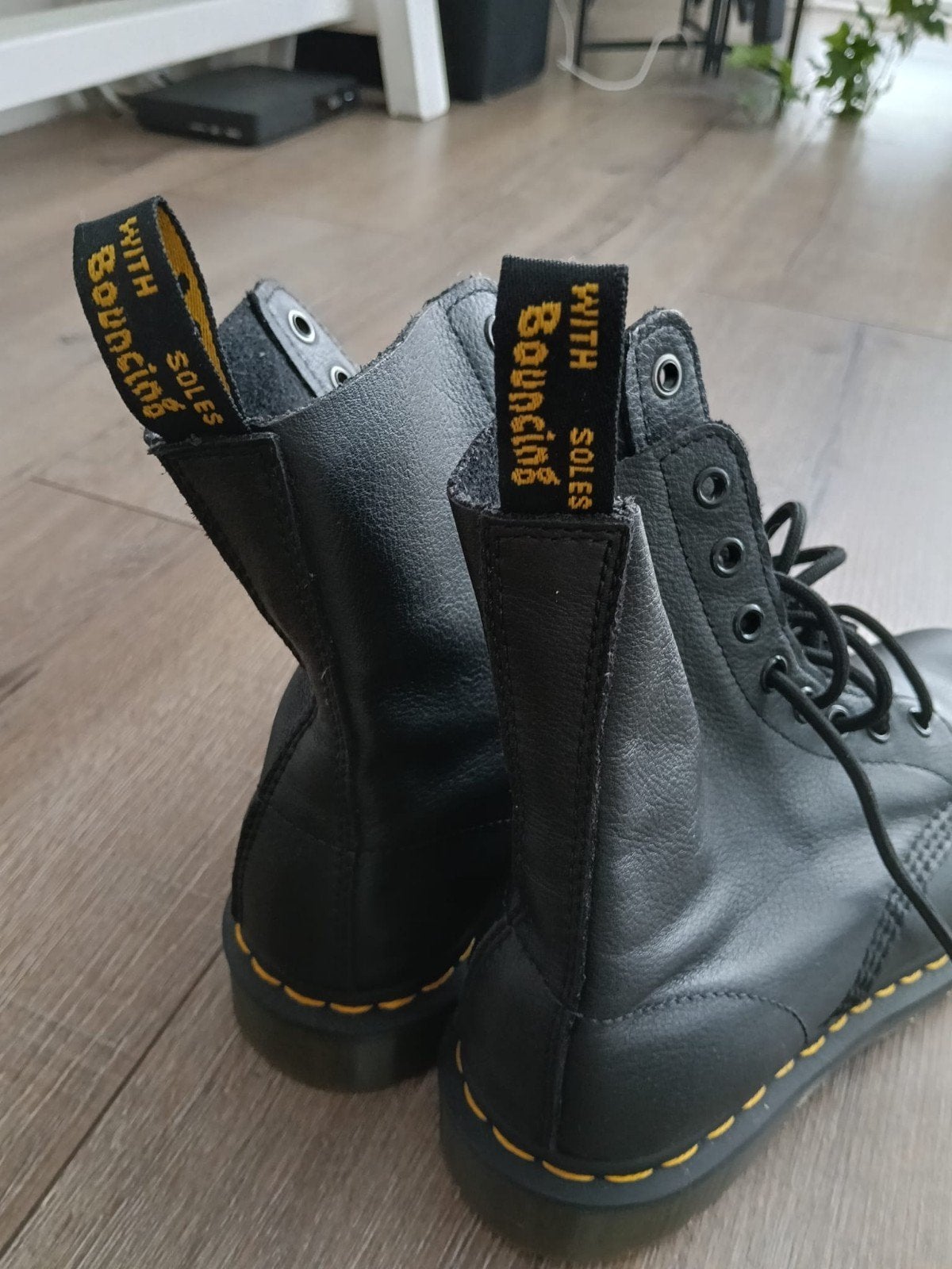 Nieuwe  Dr Martens, mt 40, zwart, zacht leer, Ophalen, Zwart, Lage of Enkellaarzen, Nieuw