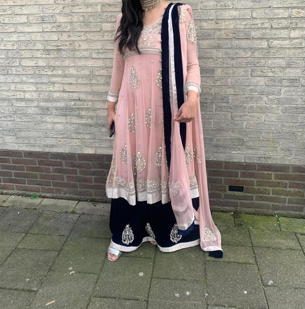 Indian bollywood salwar kameez anarkali lichtros met blauw, Kleding | Dames, Ophalen of Verzenden, Zo goed als nieuw, Blauw, Overige typen