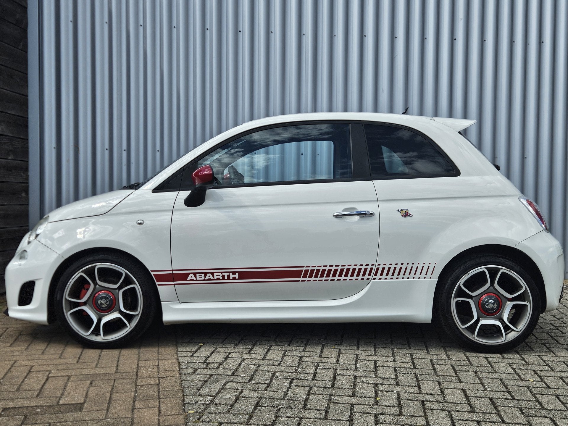 Fiat 500 1.4-16V Abarth / Dealer Onderhouden/ Leer/ Airco!, Auto's, Voorwielaandrijving, Euro 5, 4 cilinders, Wit