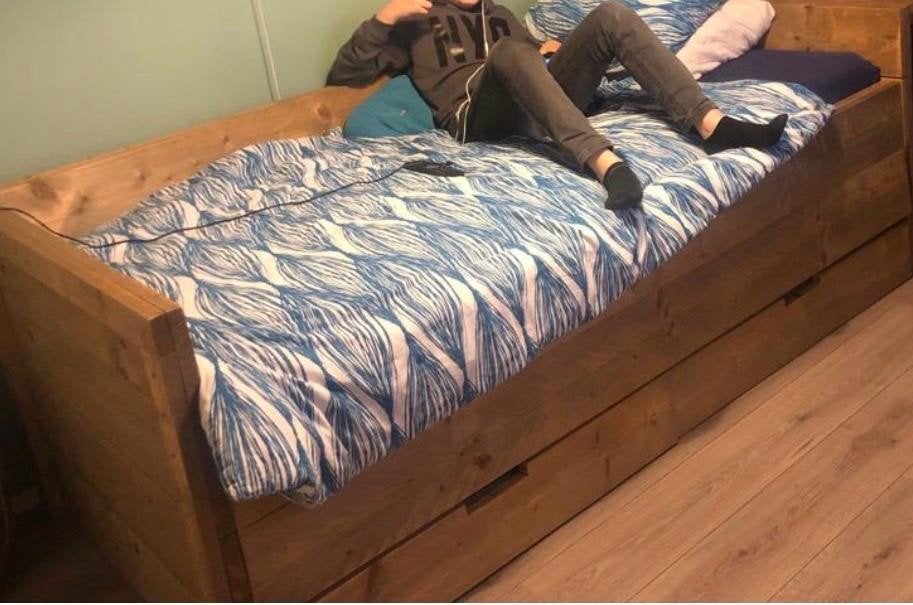 Houten bed, Ophalen, 85 tot 100 cm, Gebruikt, Matras