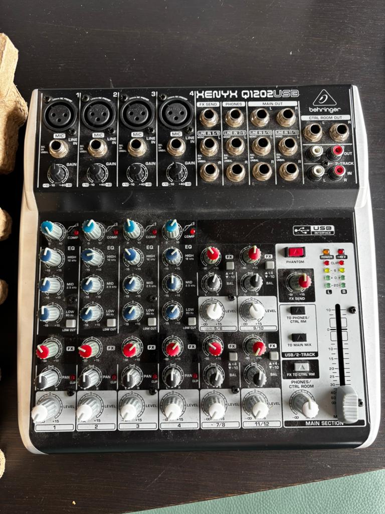 Behringer Q1202USB, Muziek en Instrumenten, Ophalen of Verzenden, Zo goed als nieuw