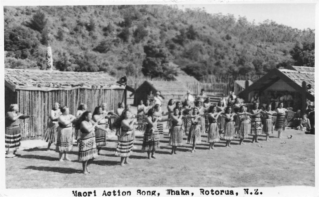 702-124-009 Maori Action Song Whaka Rotorua N.Z, Verzamelen, Verzenden, Voor 1920, Overig Europa