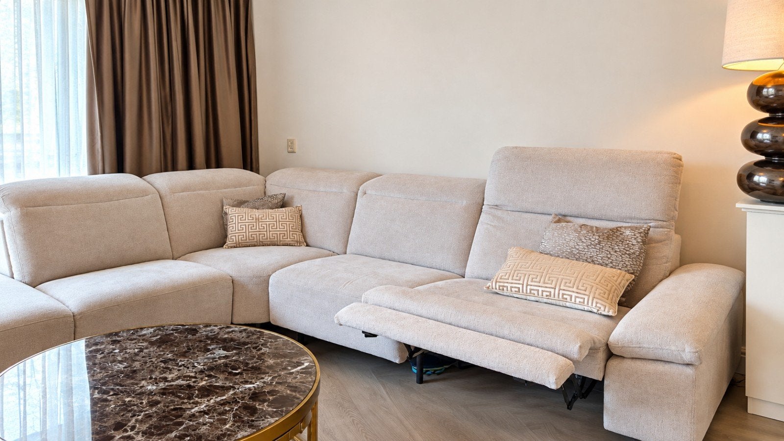 Luxe elektrische bank boucle stof ivory, Huis en Inrichting, Ophalen of Verzenden, Zo goed als nieuw, Stof