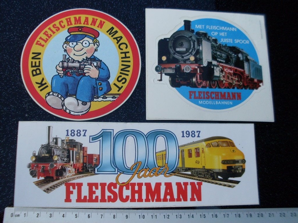 3x sticker fleischmann logo 100 jaar machinist modellbahnen, Verzamelen, Verzenden, Zo goed als nieuw, Merk