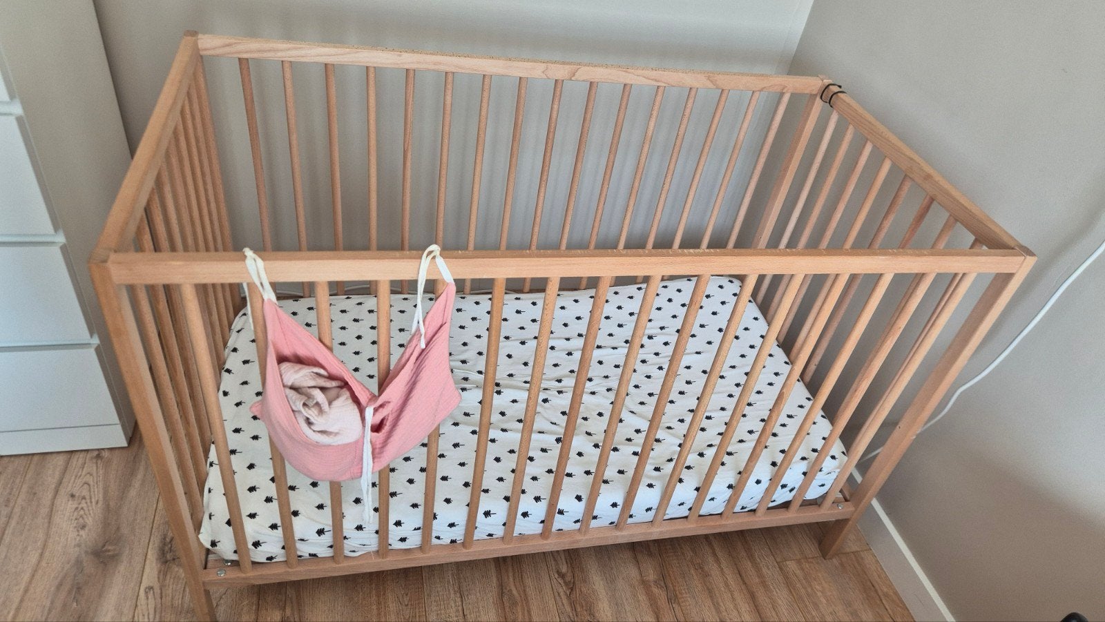 Houten ledikant met matras, Kinderen en Baby's, Ophalen, Gebruikt, Ledikant