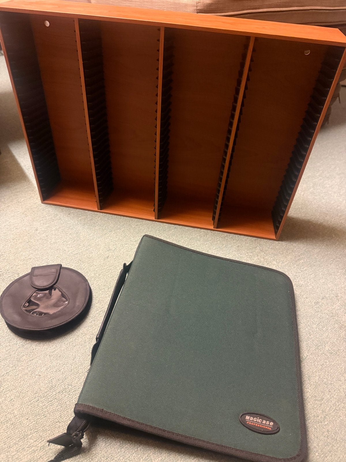 Cd opbergsystemen: houten rek, Magicase en hoezen, Gebruikt, 150 discs of meer, Ophalen of Verzenden, Cd's