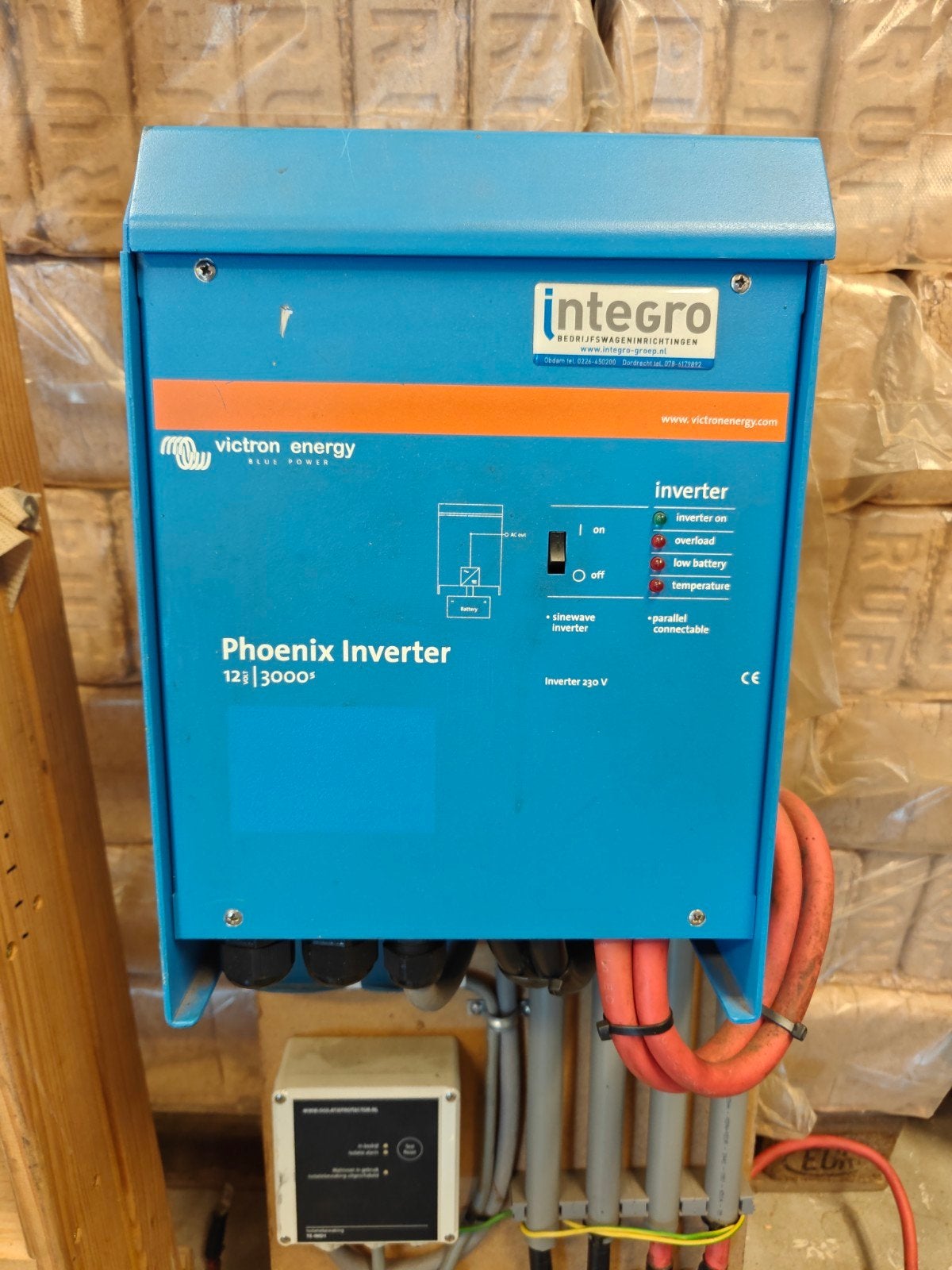 Victron Phoenix Omvormer 12V 3000W met Accu en toebehoren, Ophalen
