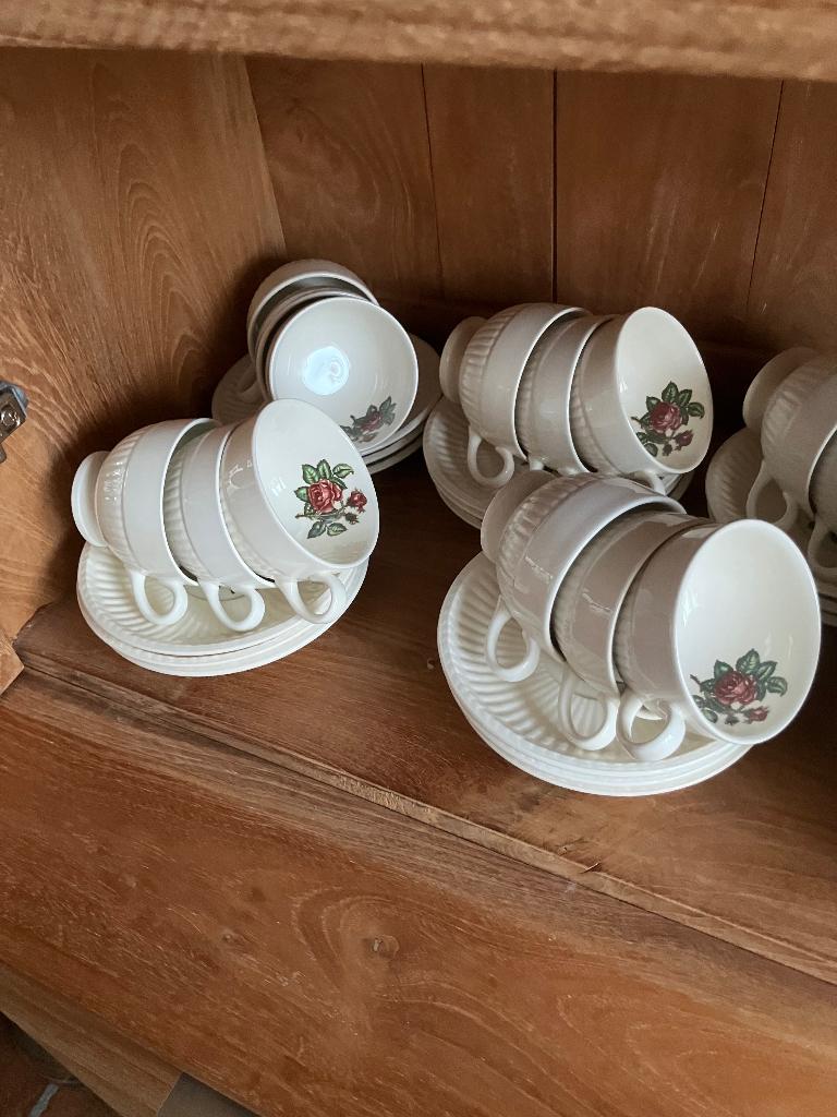 Wedgwood Miss Rose kop en schotels, Ophalen of Verzenden, Zo goed als nieuw, Wedgwood, Kop(pen) en/of Schotel(s)