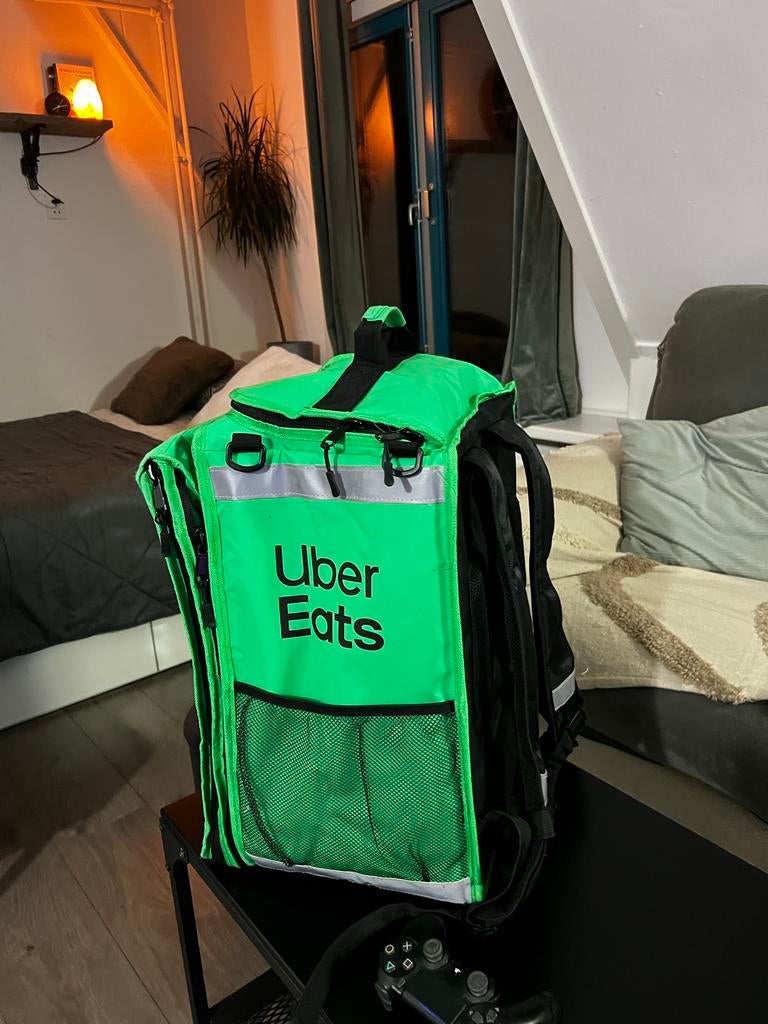 Uber Eats bezorgtas - Zo goed als nieuw, 40 cm of meer, Ophalen of Verzenden, Zo goed als nieuw, Waterdicht