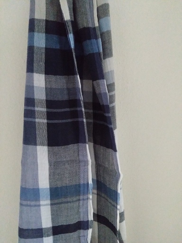 Dunne fijne zomer sjaal Hugo Boss, Overige maten, Ophalen of Verzenden, Zo goed als nieuw, Hugo Boss