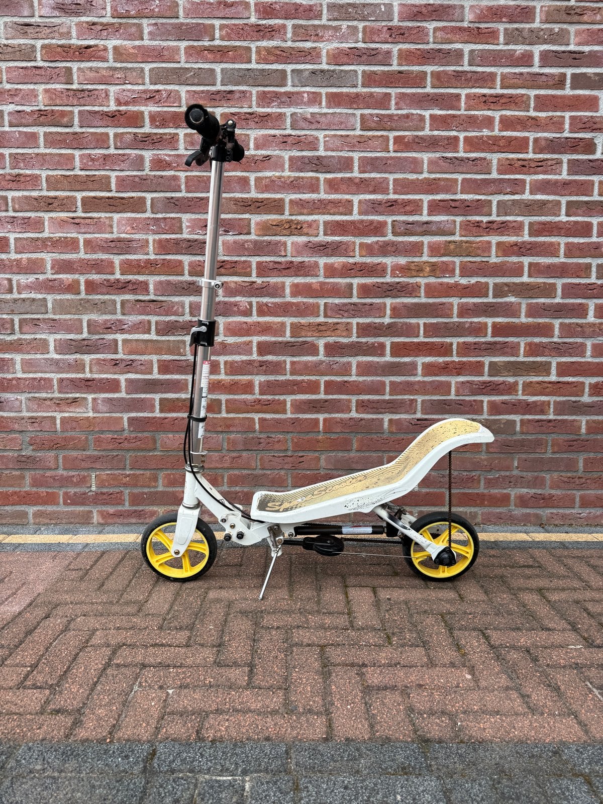 2 Space Scooters: Wit en Zwart (apart of samen te koop), Fietsen en Brommers, Steps, Ophalen, Gebruikt, Gewone step