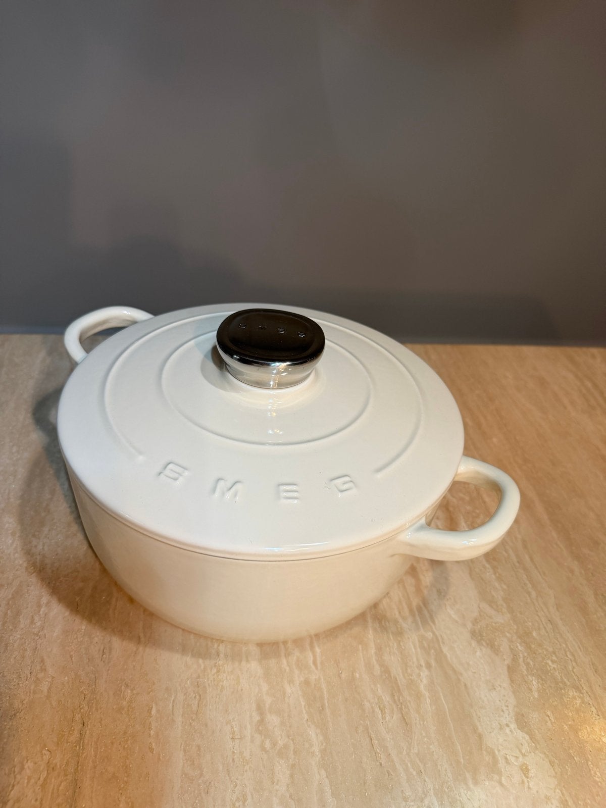 Smeg Braadpan 24cm 4.2L - Crème Gietijzer, Huis en Inrichting, Keuken | Potten en Pannen, Met deksel, Nieuw, Ophalen of Verzenden