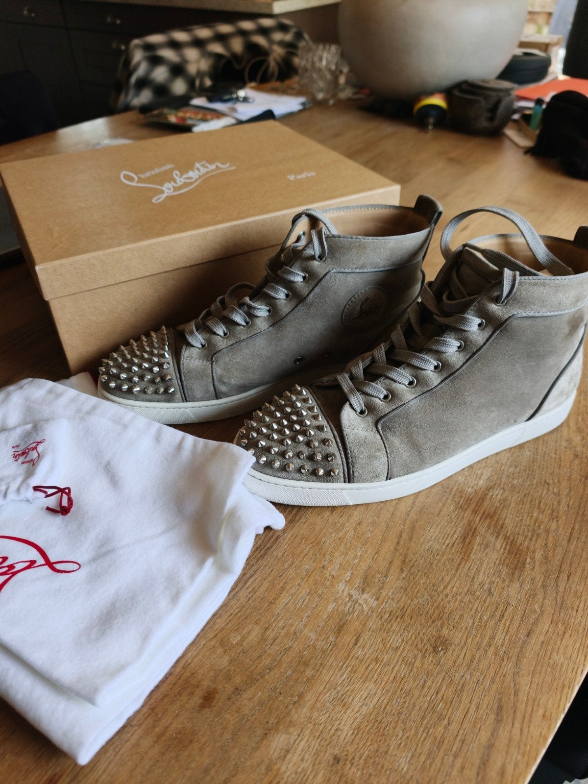 Christian Louboutin Calf High Top Studs Maat 46 Taupe, Christian Louboutin, Overige kleuren, Ophalen of Verzenden, Sneakers of Gympen