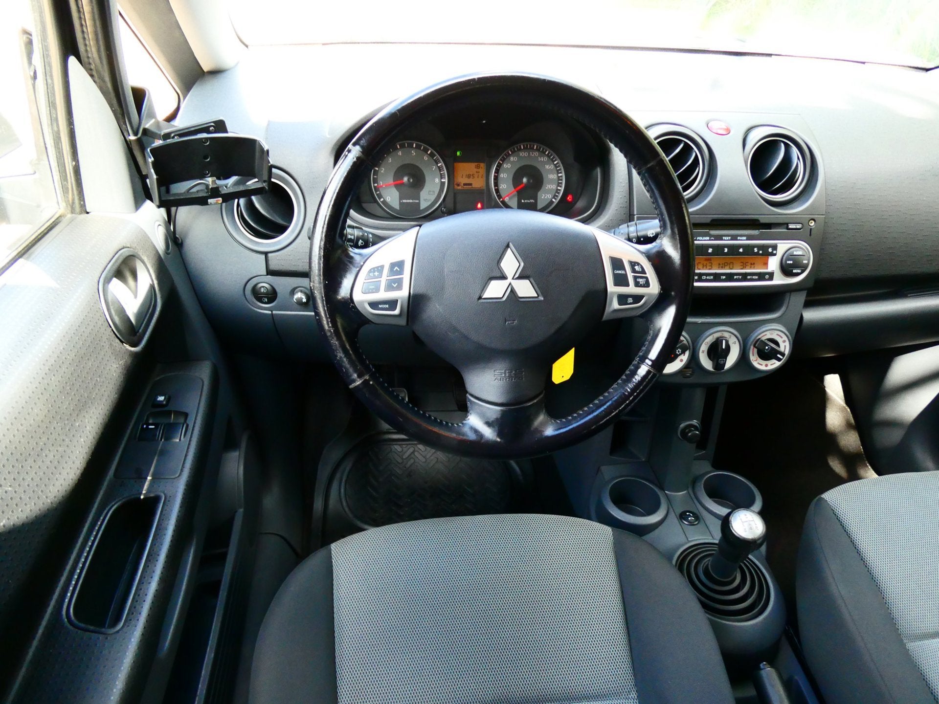 Mitsubishi Colt 1.3i 95pk 5-deurs Airco Trekhaak Hoge instap, Voorwielaandrijving, Stof, Gebruikt, 31 €/maand