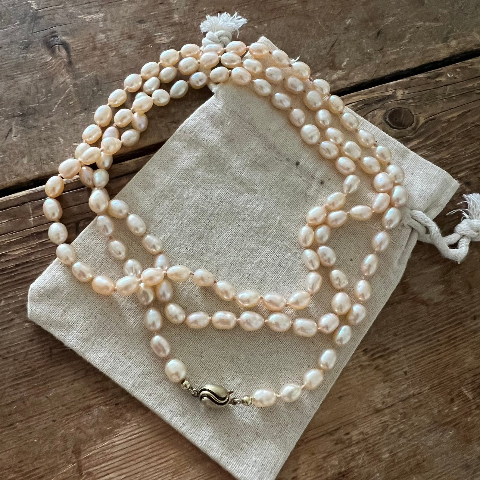 Cultivé parel (5mm) ketting met gouden 14krt slot 90cm, Verzenden, Gebruikt, Goud, Goud