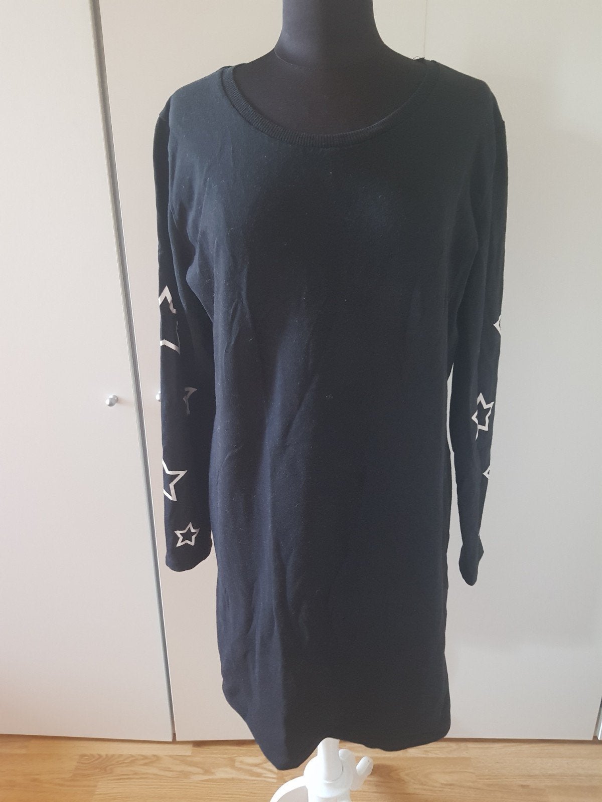 Zwarte True Spirit sweaterjurk met sterren – maat L, Ophalen of Verzenden, Maat 42/44 (L), Zwart