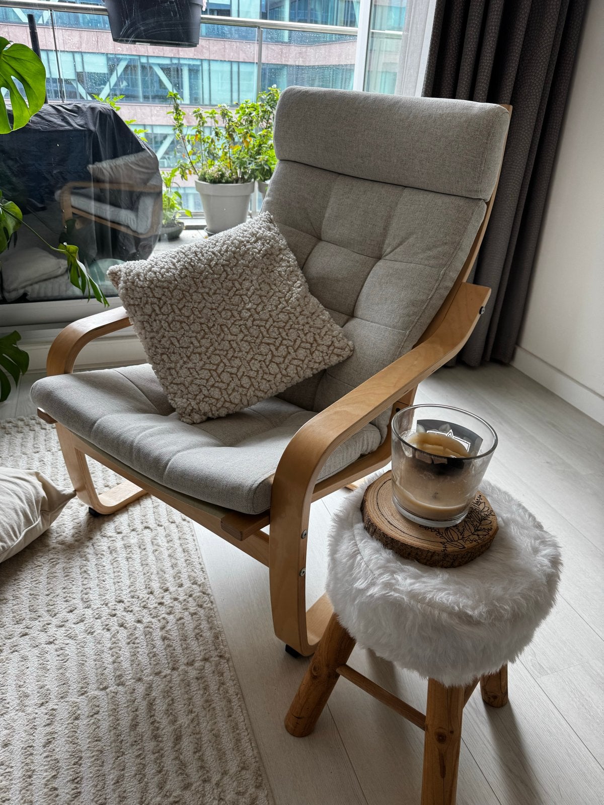 Ikea POÄNG Fauteuil, wit gelazuurd eikenfineer, Huis en Inrichting, Fauteuils, Ophalen, Zo goed als nieuw, 50 tot 75 cm, Hout