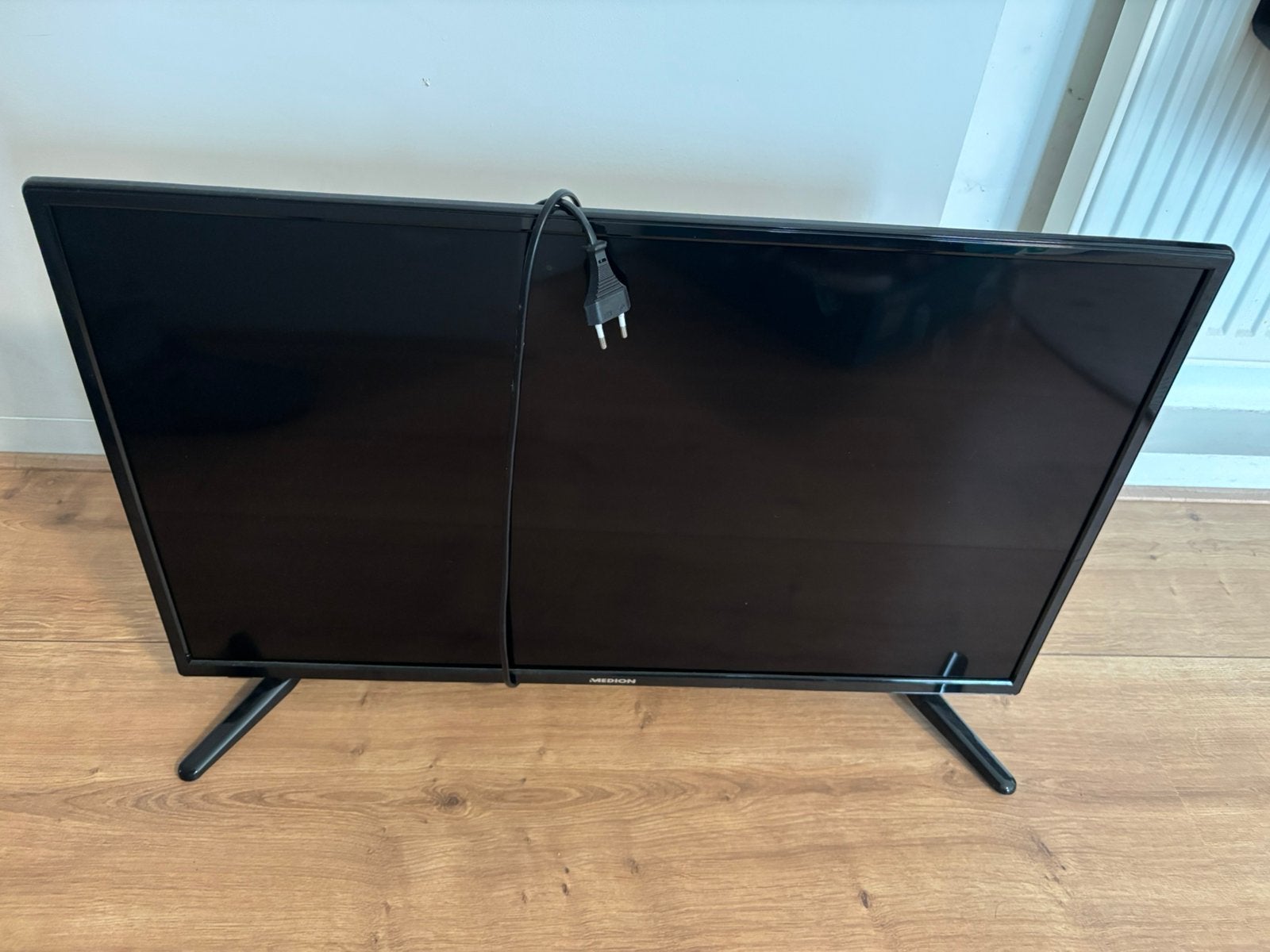 ZSM weg, Twee tv schermen, OK en Medion 32 inch, Ophalen, 50 Hz, Overige merken