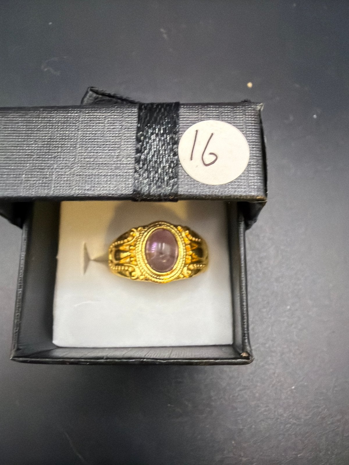 Vergulde Messing Ring met Paarse Steen, Overige materialen, Ophalen of Verzenden, Zo goed als nieuw, X