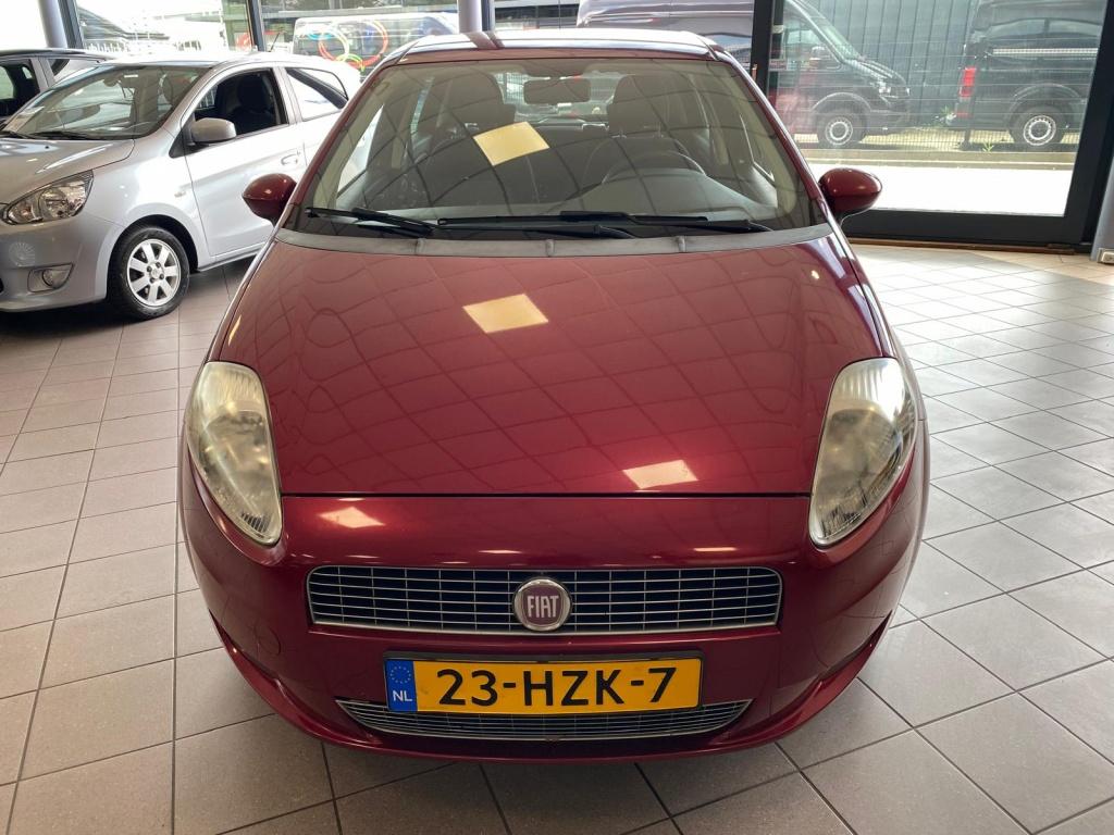 Fiat Grande Punto 1.4 Edizione Lusso APK 3-27 AIRCO 137 DKM, Auto's, 4 cilinders, 400 kg, Grande Punto, Origineel Nederlands