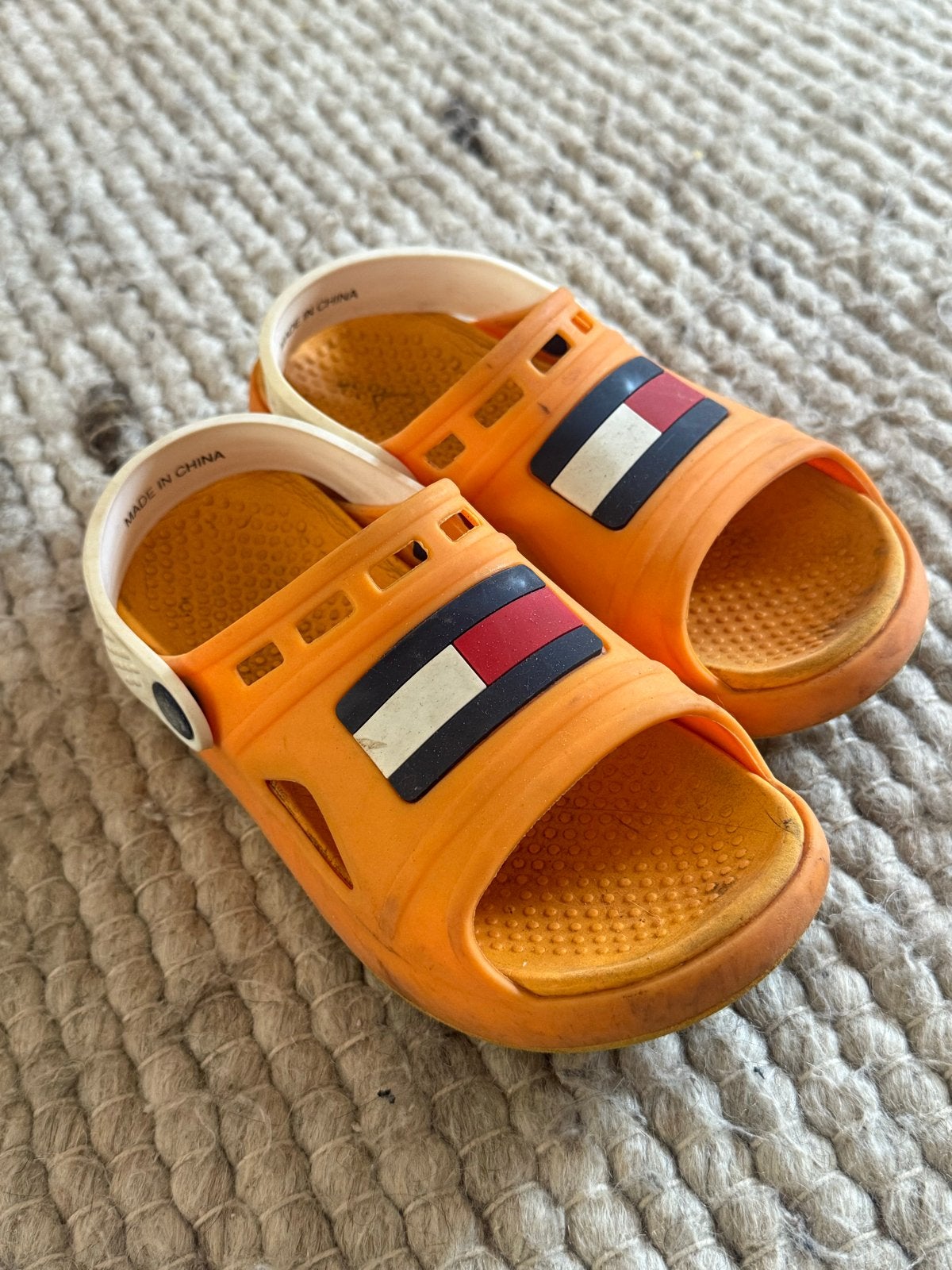 Tommy Hilfiger en Birkenstock sandalen maat 30, Ophalen of Verzenden, Gebruikt, Jongen of Meisje, Schoenen