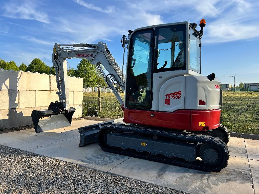Takeuchi TB350R minigraver nieuwstaat, Zakelijke goederen, Machines en Bouw | Kranen en Graafmachines, Ophalen, Graafmachine