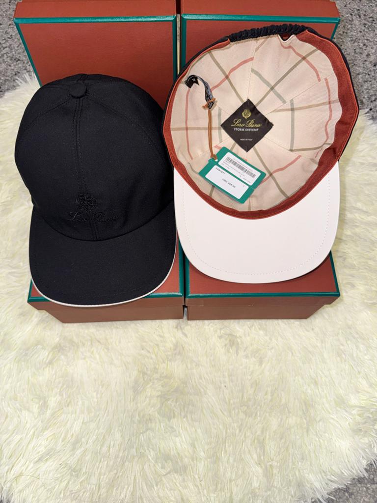 Loro Piana Storm System Cap Zwart - Direct Afhalen/Verzendin, Kleding | Dames, Hoeden en Petten, Ophalen of Verzenden, Zo goed als nieuw