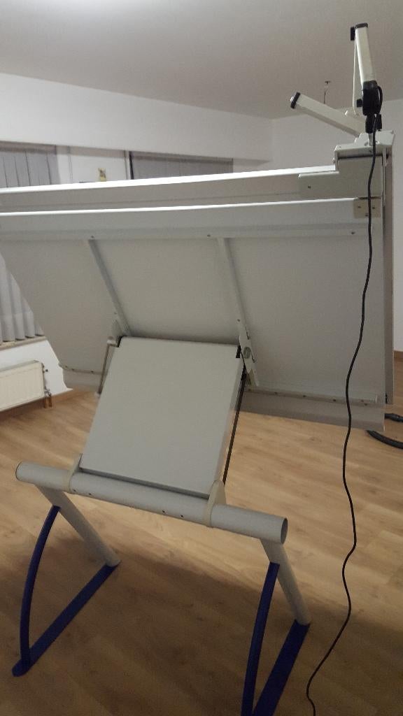 Tekentafel, Ophalen, Gebruikt, 130 tot 150 cm, Verlichting