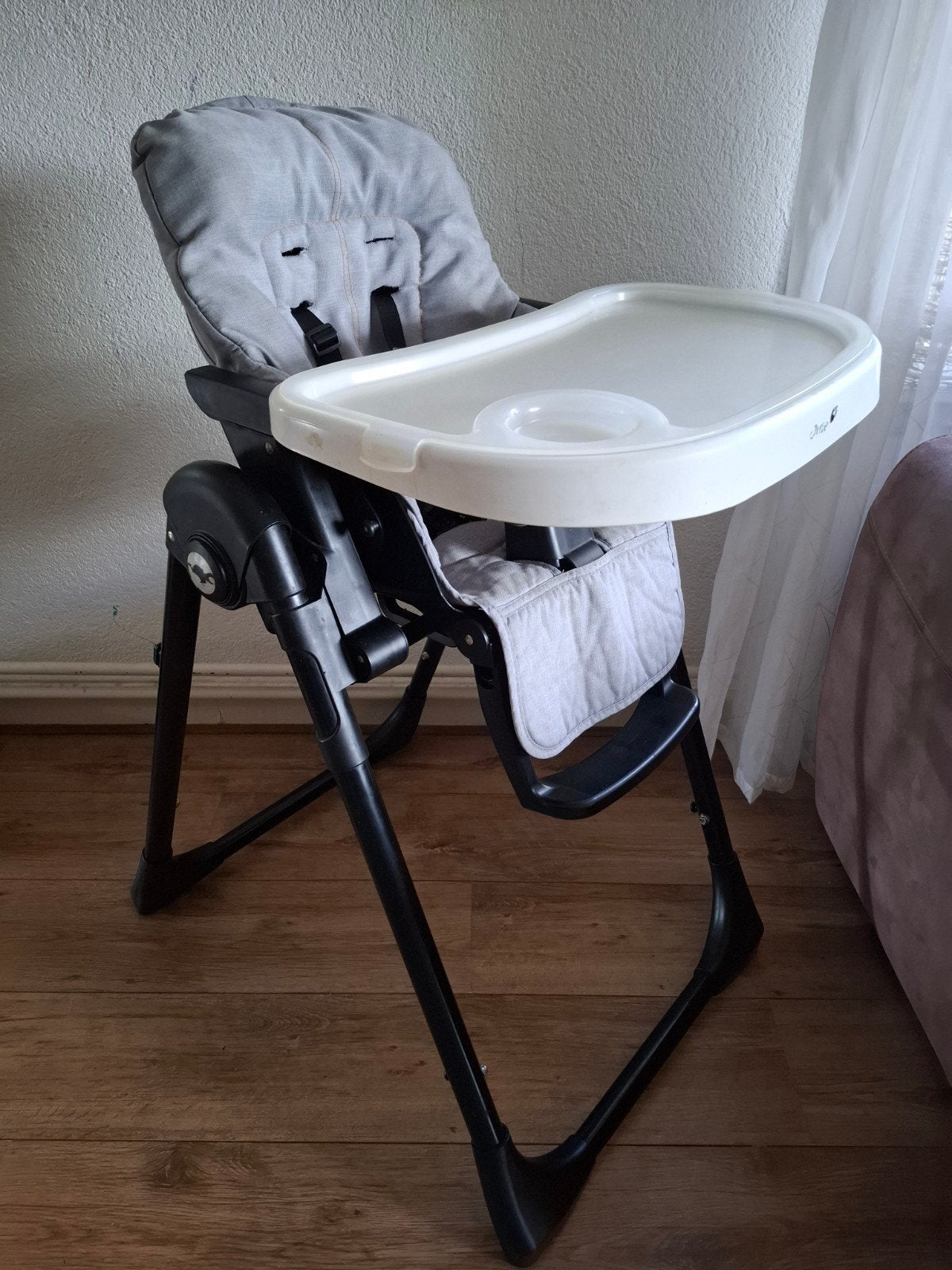 Mooie Qute Q-lunch Kinderstoel (Verstelbaar & Inklapbaar), Ophalen, Zo goed als nieuw, Meegroeistoel
