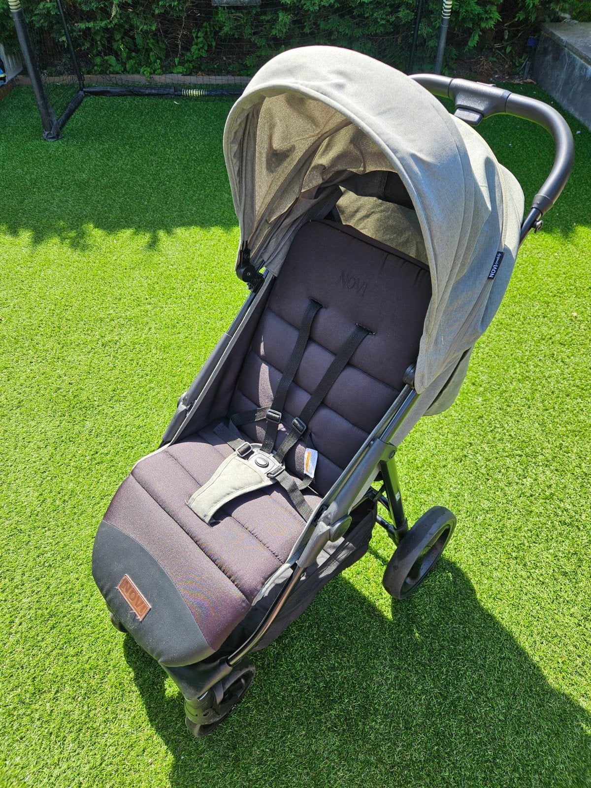 Buggy Novi, Kinderen en Baby's, Buggy's, Ophalen, Zo goed als nieuw, Regenhoes