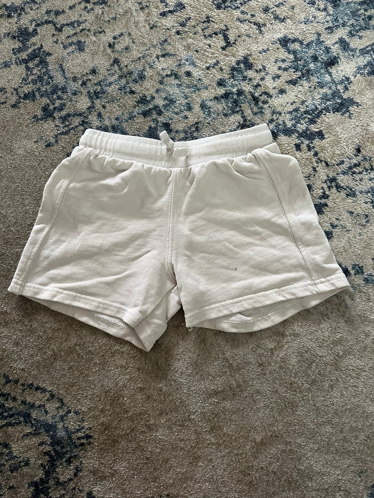 Stoere creme witte korte broek / short Zara maat 98, Ophalen of Verzenden, Zo goed als nieuw, Jongen, Broek