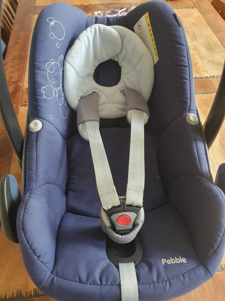 ZEER NETTE MAXI COSI MET BABY VERKLEINER, Kinderen en Baby's, Autostoeltjes, Autogordel, Ophalen of Verzenden, Zo goed als nieuw